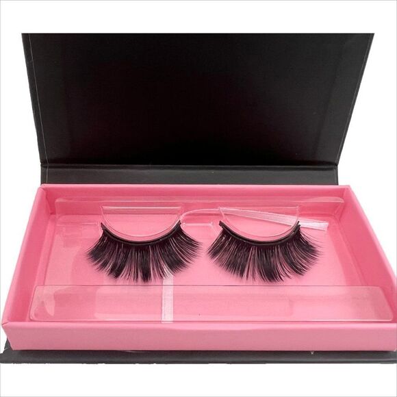 Celine: 3D Magnetic Premium Silk Lashes - Picture 3 of 5